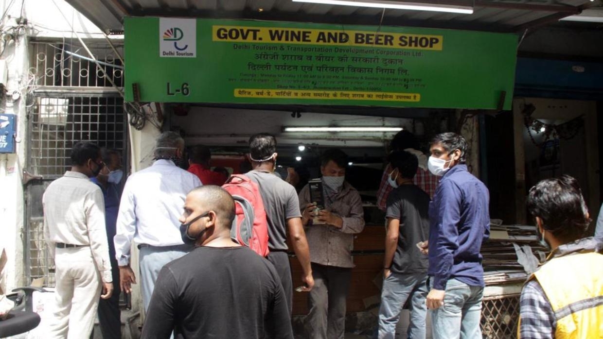 Chaos in Indian cities as alcohol back on sale after 40-day lockdown