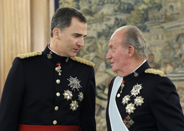 Spain's scandal-hit former king flees 'to Dominican Republic'