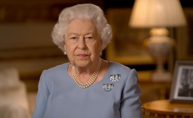 Queen Elizabeth's Finances Hit, Royal Budget May Lose 15 Million Pounds