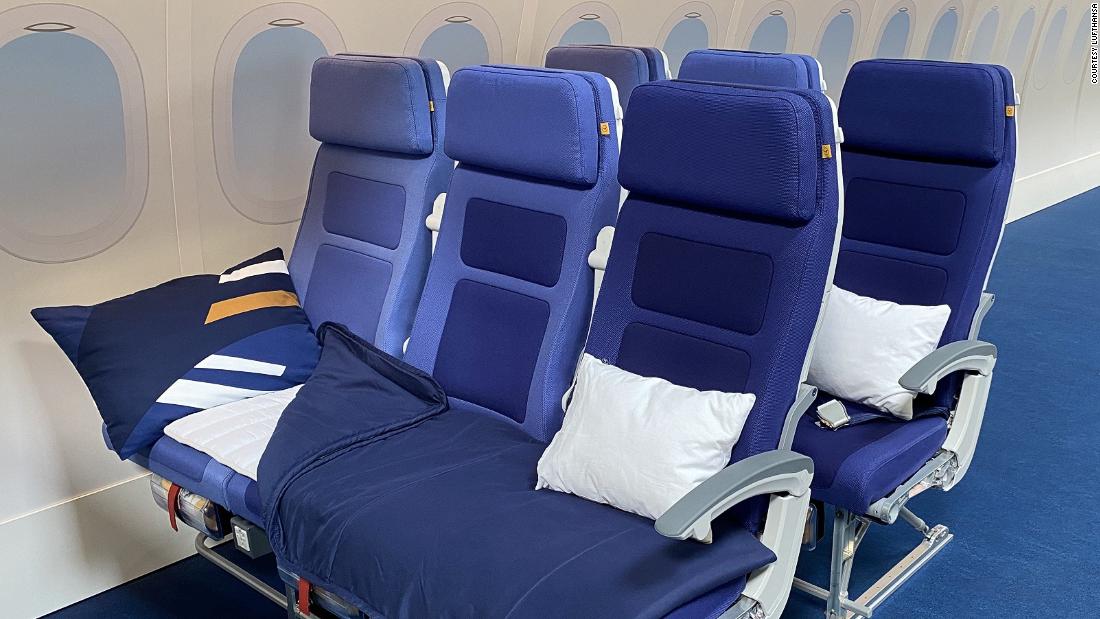 Lufthansa trials lie-flat economy seat concept