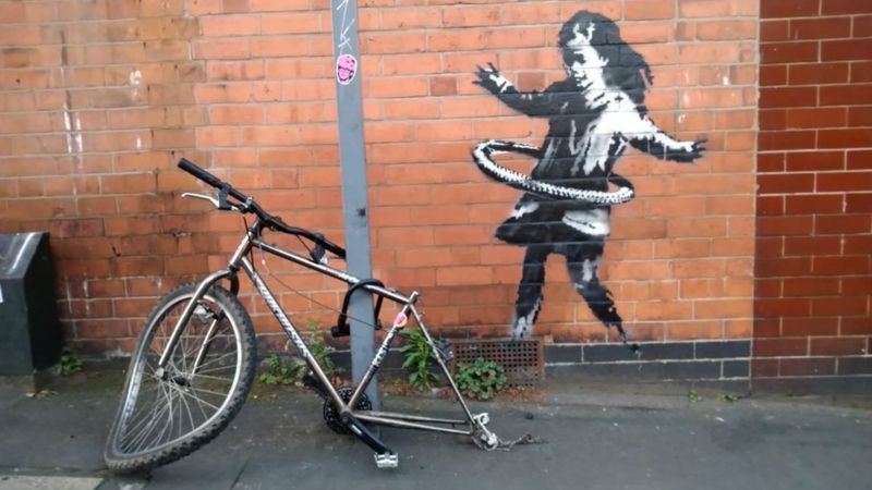 Bike from Banksy's Nottingham hula-hooping girl vanishes