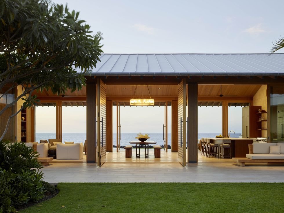 This Seaside, Hawaiian Retreat by Walker Warner and Nicole Hollis Is Set Up Like a Small Village