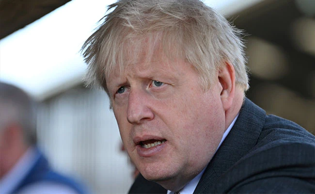 Boris Johnson Delays Reopening After Warning That Thousands Could Die