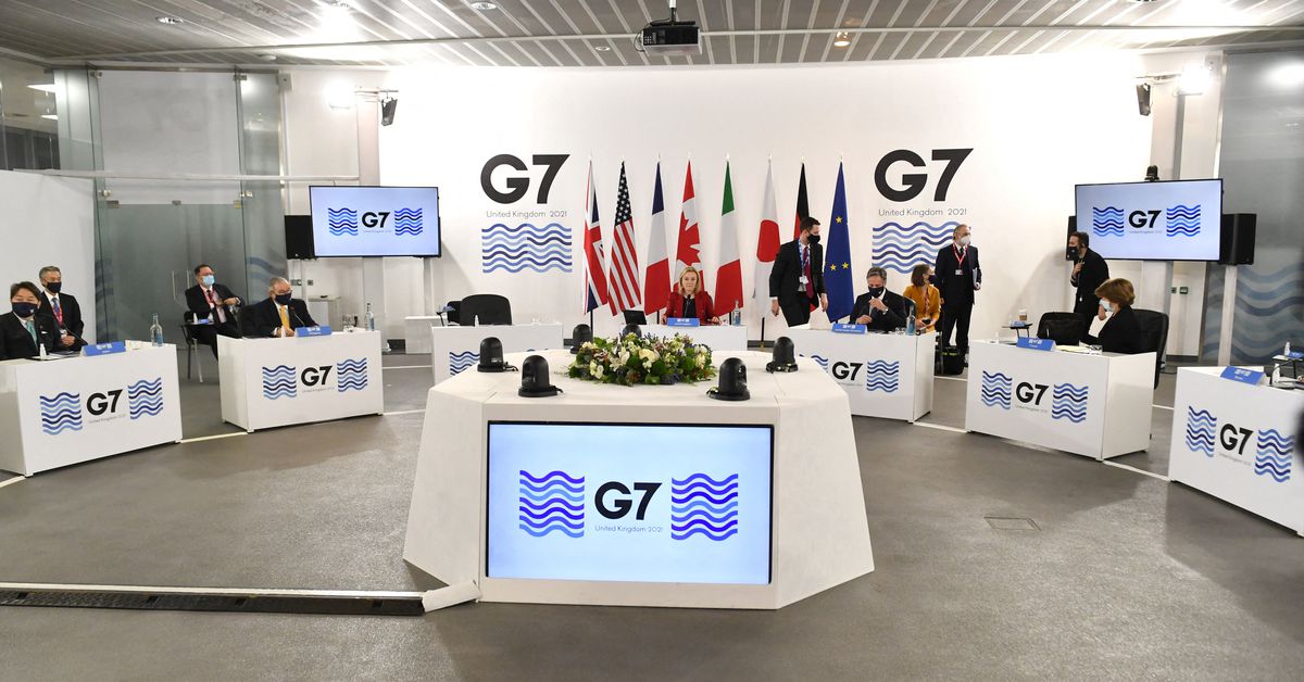 China's Xi and Russia's Putin dominate the G7