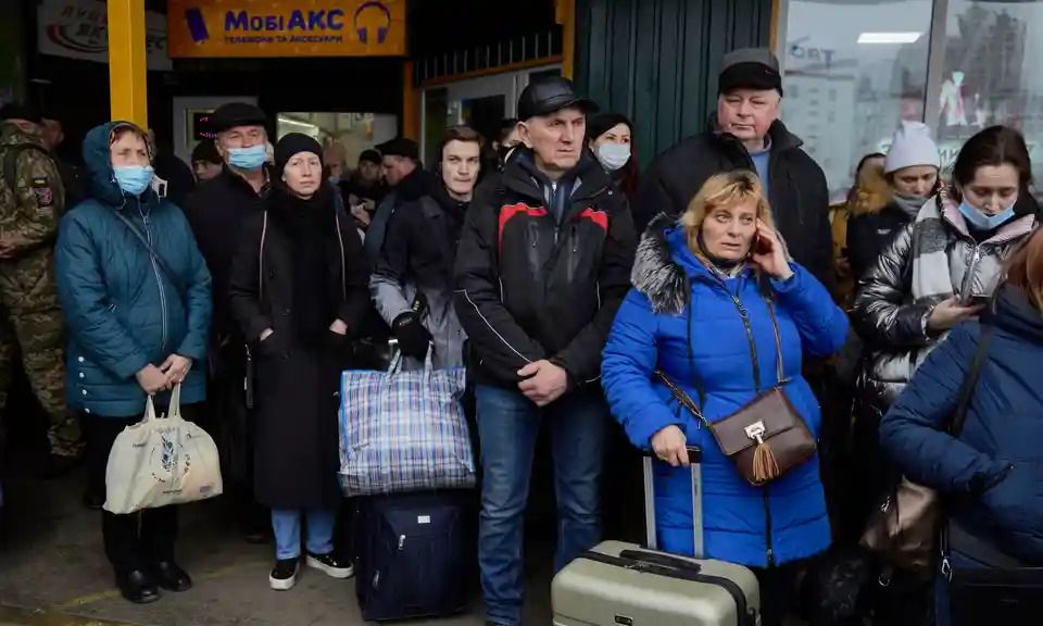 Moscow says it will let Ukrainian civilians flee…. to Russia