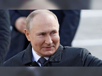 Ex-British spy and Russia expert Christopher Steele backs claims Vladimir Putin is ill
