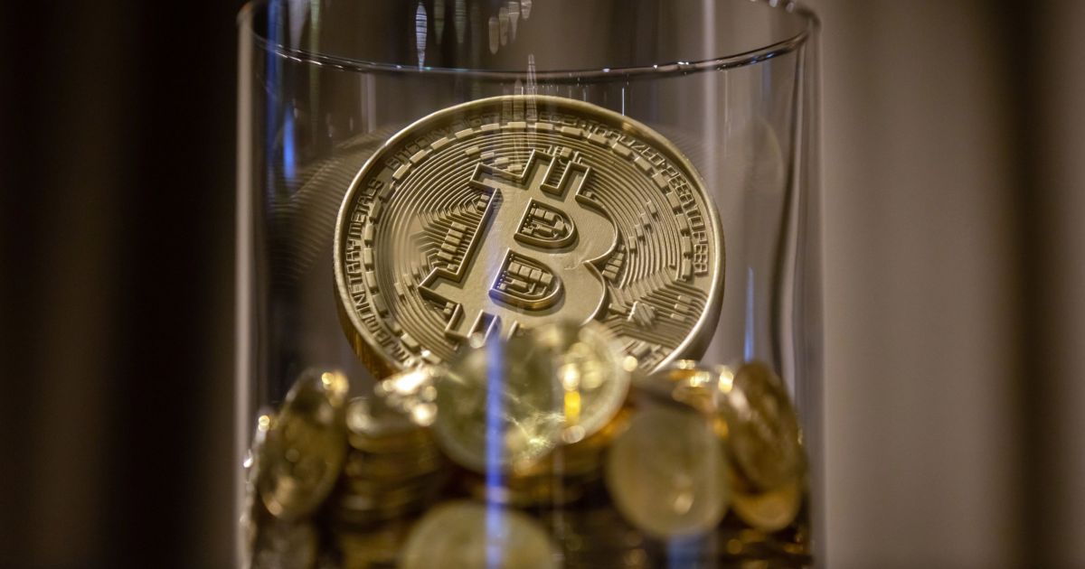 Bitcoin drops below $20,000 as crypto plunge continues