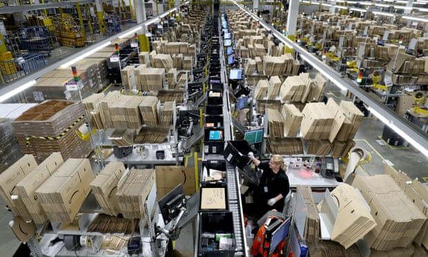 Amazon staff protests spread to multiple UK depots over pay dispute