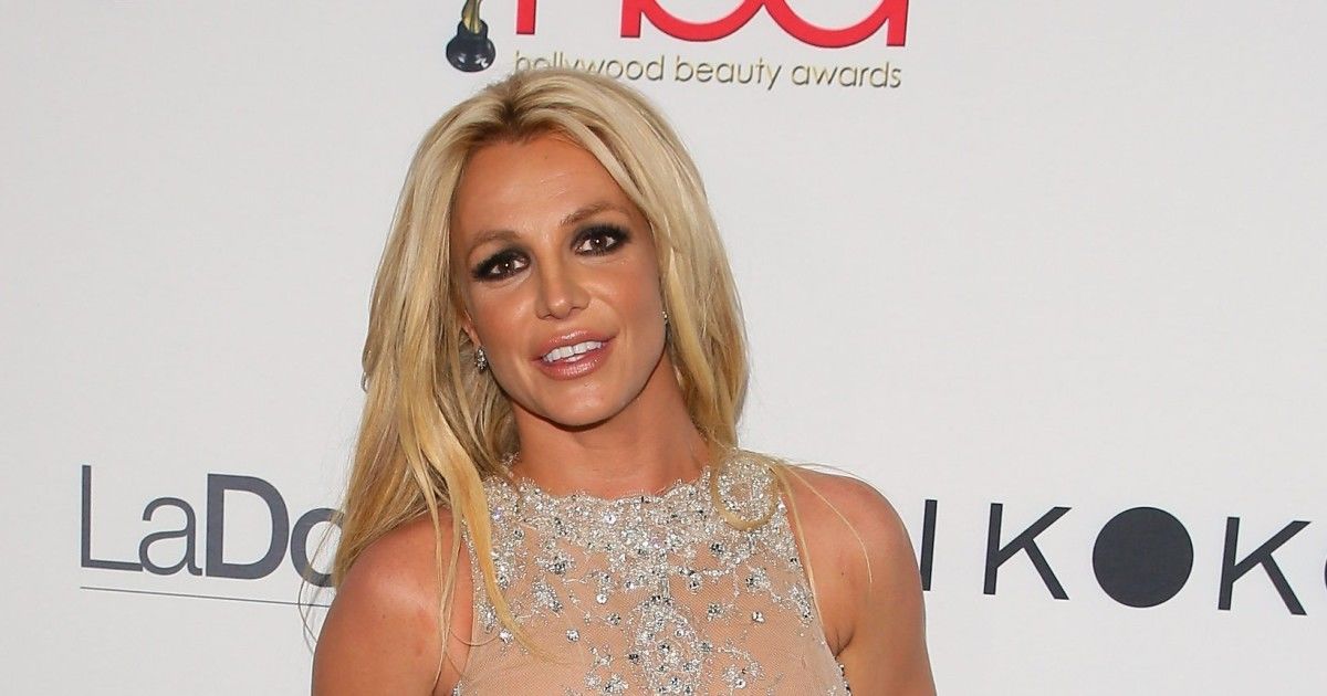 Britney Spears changes her name as she responds to restaurant incident