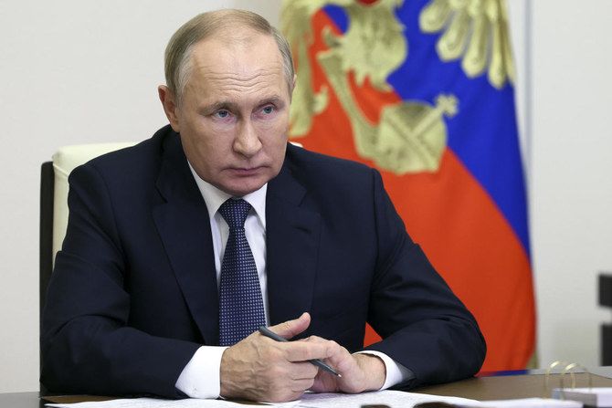 International court issues war crimes warrant for Putin